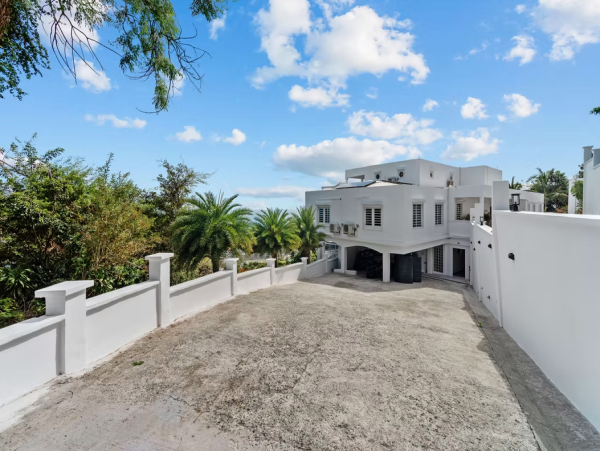 Luxurious Villa With Spectacular Views in St. Thomas